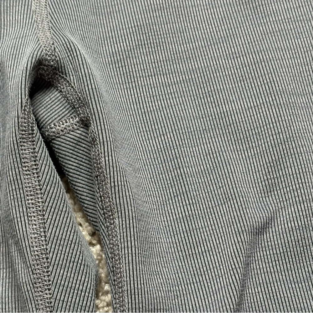 Beyond Yoga Ribbed Shorts - Picture 6 of 7